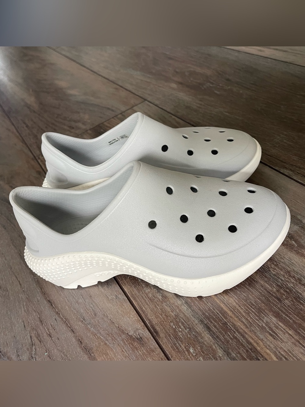 CROCS Classic Sneaker Slip-On size J1 NEW for boys or girls